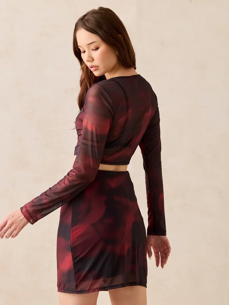 أوجيدر طقم بلوزة ضيقة وتنورة جانبية مكشكشة